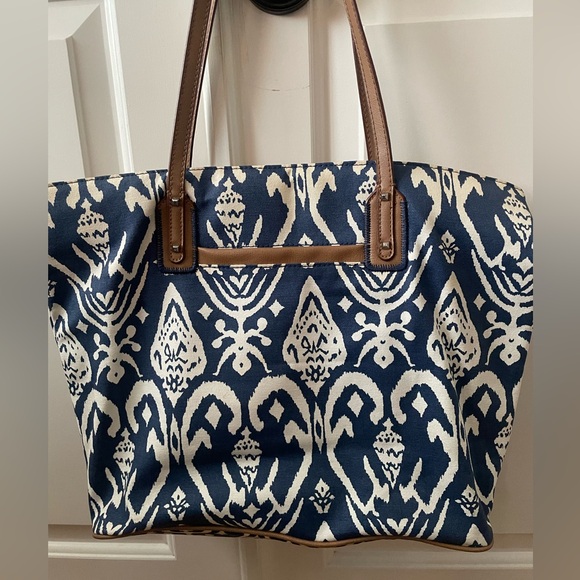 Stella & Dot Navy and White Ikat Tote Bag- EXCELLENT - Picture 2 of 5